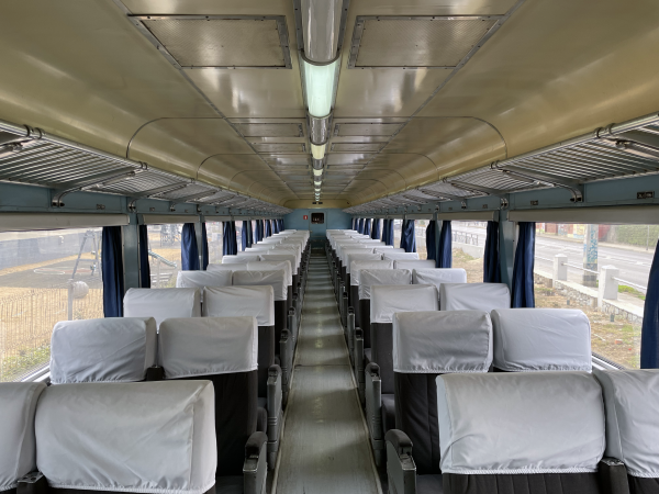 Salón . F